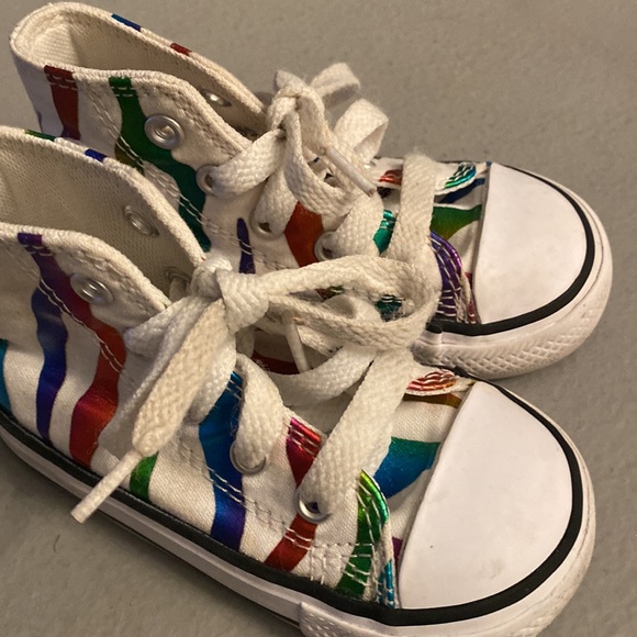 Converse toddler Girls Velcro size 6 high top rainbow zebra all star sneakers - Picture 5 of 5